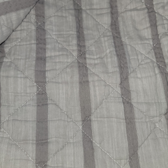 New King Cotton Quilt Rachel Zoe 106" x 92" Grey - Picture 4 of 12